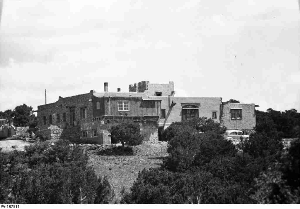 Seton Castle in the 1960s (B&W)